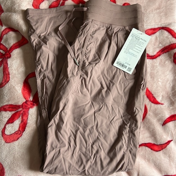 Lululemonn Dance Studio Pants Twilight Rose Regular 8 - Picture 2 of 3